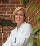 This is a photo of LAURIE REESE. This professional services JACKSONVILLE, FL 32207 and the surrounding areas.