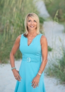 This is a photo of Beverly Hecht. This professional services ATLANTIC BEACH, FL homes for sale in 32233 and the surrounding areas.